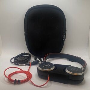 Jabra Evolve 40 Stereo, mono Wired USB Headset With Case NEW NEVER USED